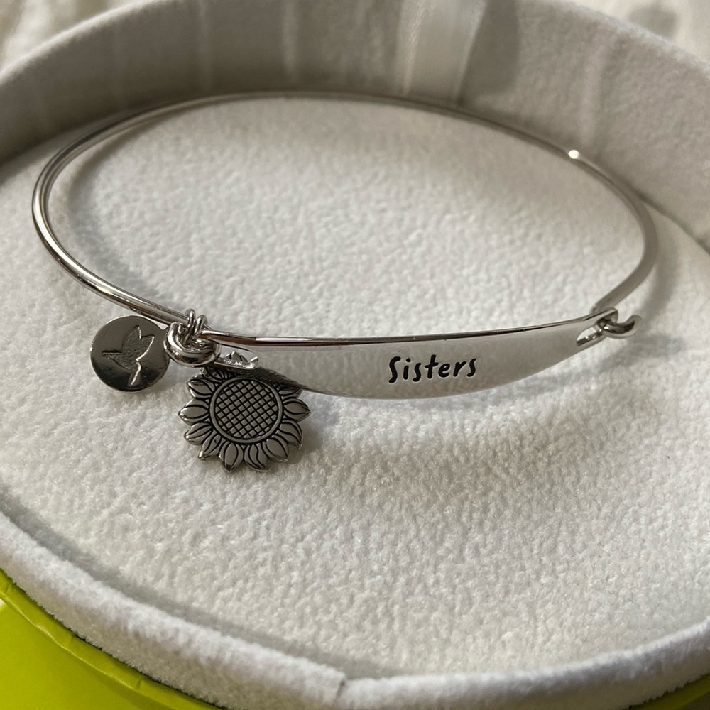 Sterling Silver Chamilia “Sisters” Bracelet NWOT
